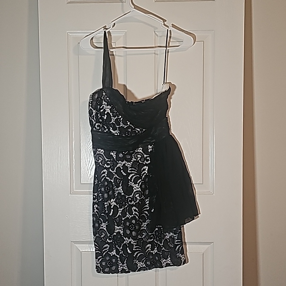 Love Point Black White Lace One Shoulder Dress Size M
